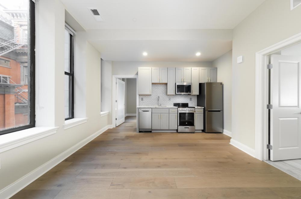 1411 Walnut Street in Philadelphia, PA | PMC Property Group Apartments